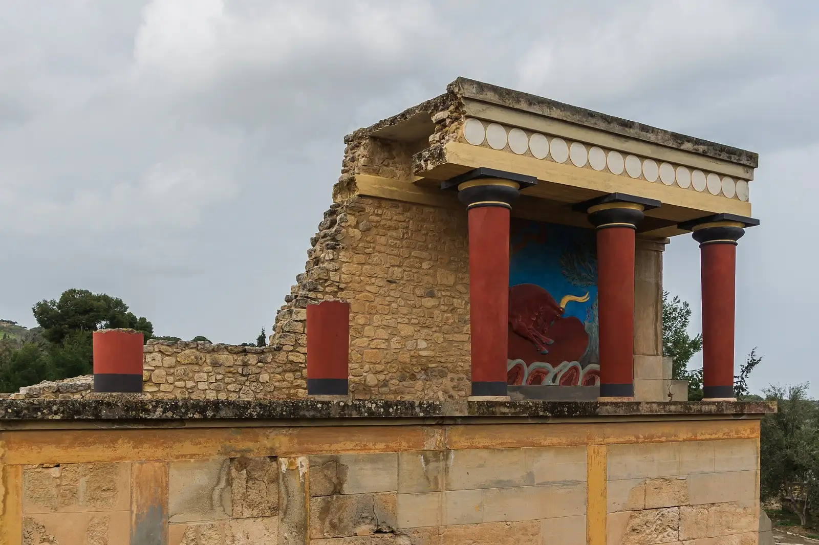 Knossos Palace: Why the Museum Is Half the Visit
