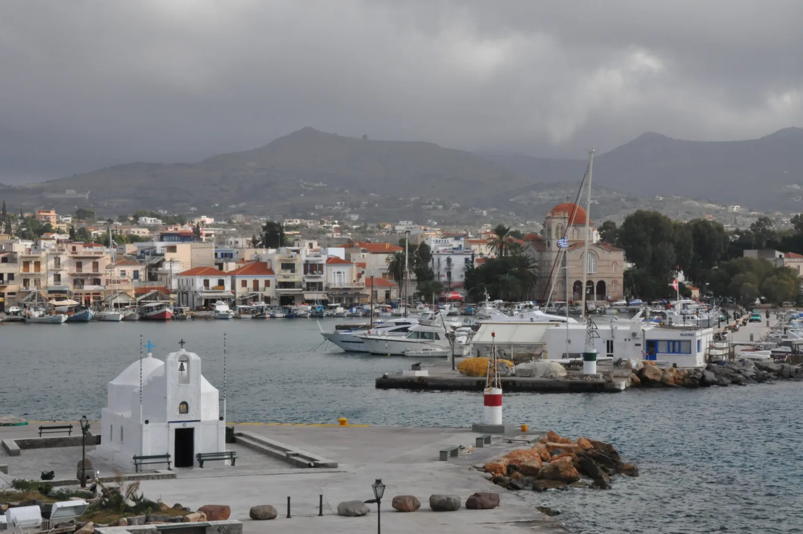 Aegina: the island Athens can reach before lunch