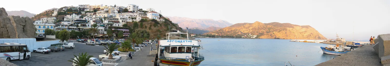 Agia Galini: a fishing village that grew up a cliff