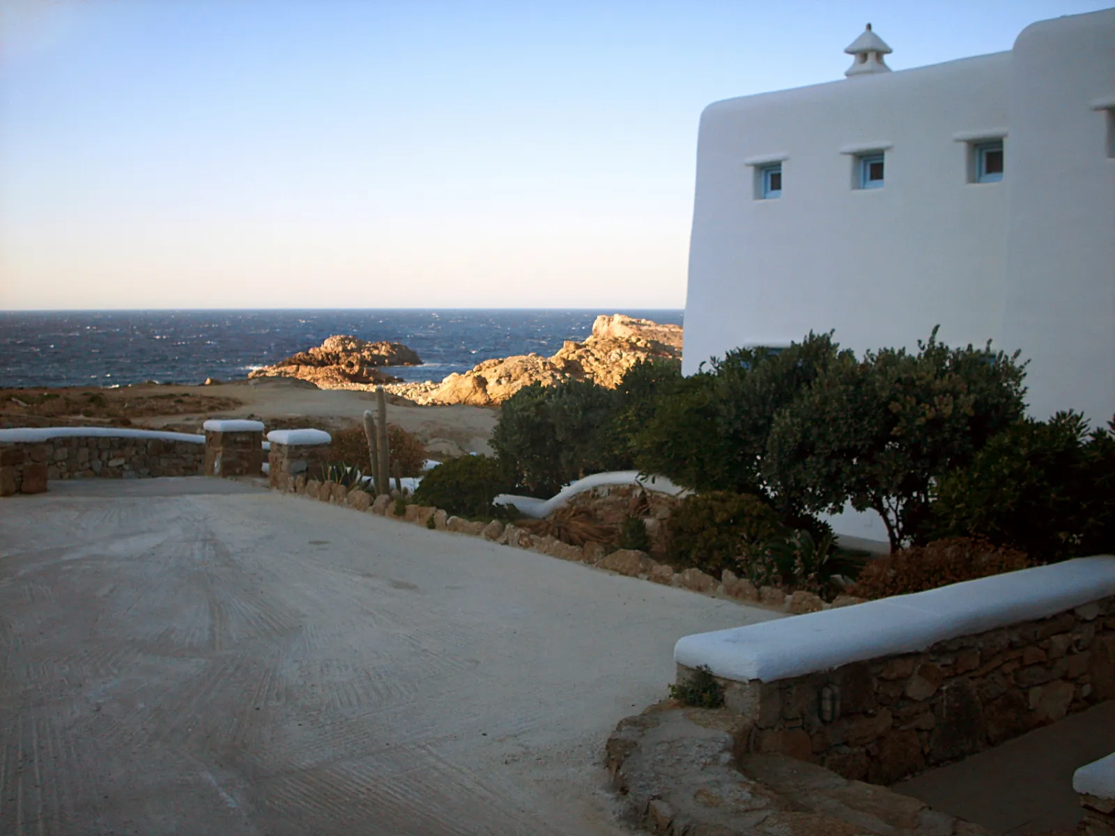 Agios Sostis: no loungers, no bar, no shade