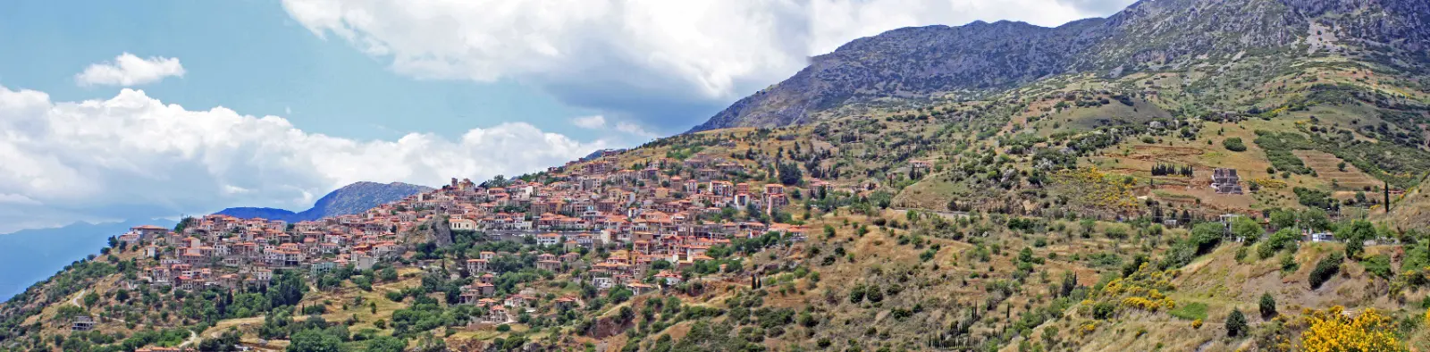 Arachova: a ski town with an oracle down the road