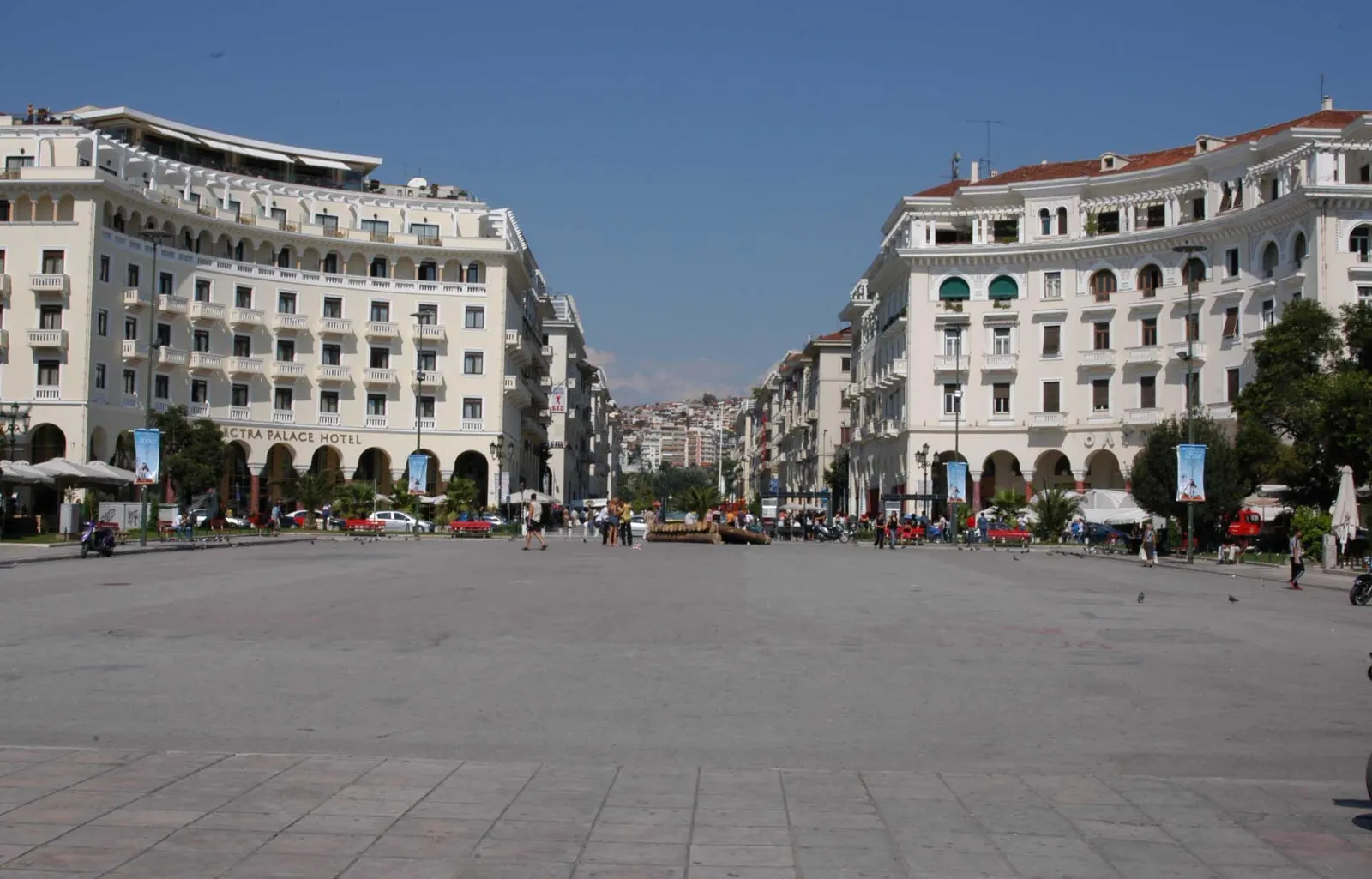 Aristotelous Square in Thessaloniki, its curved arcades facing the sea