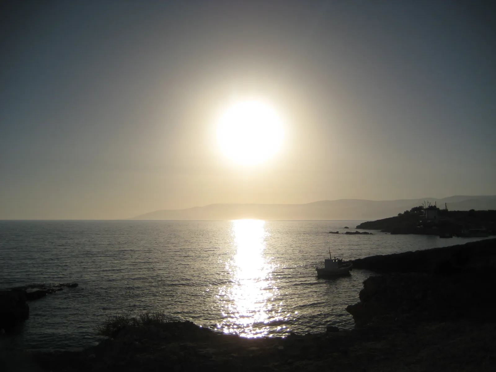 Koufonisia: an island you walk, and a coast of coves