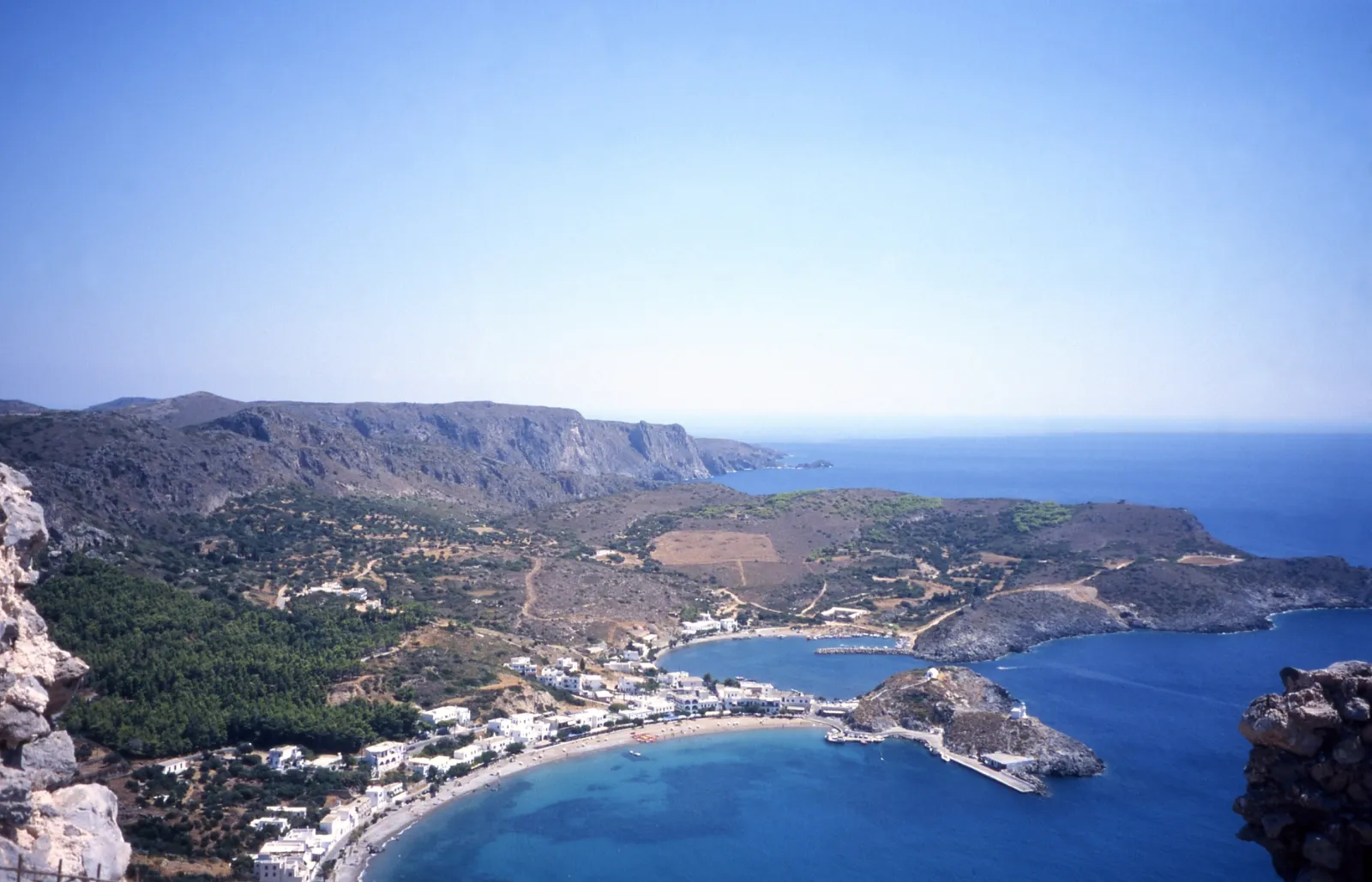 Kythira: a big empty island that belongs to no group