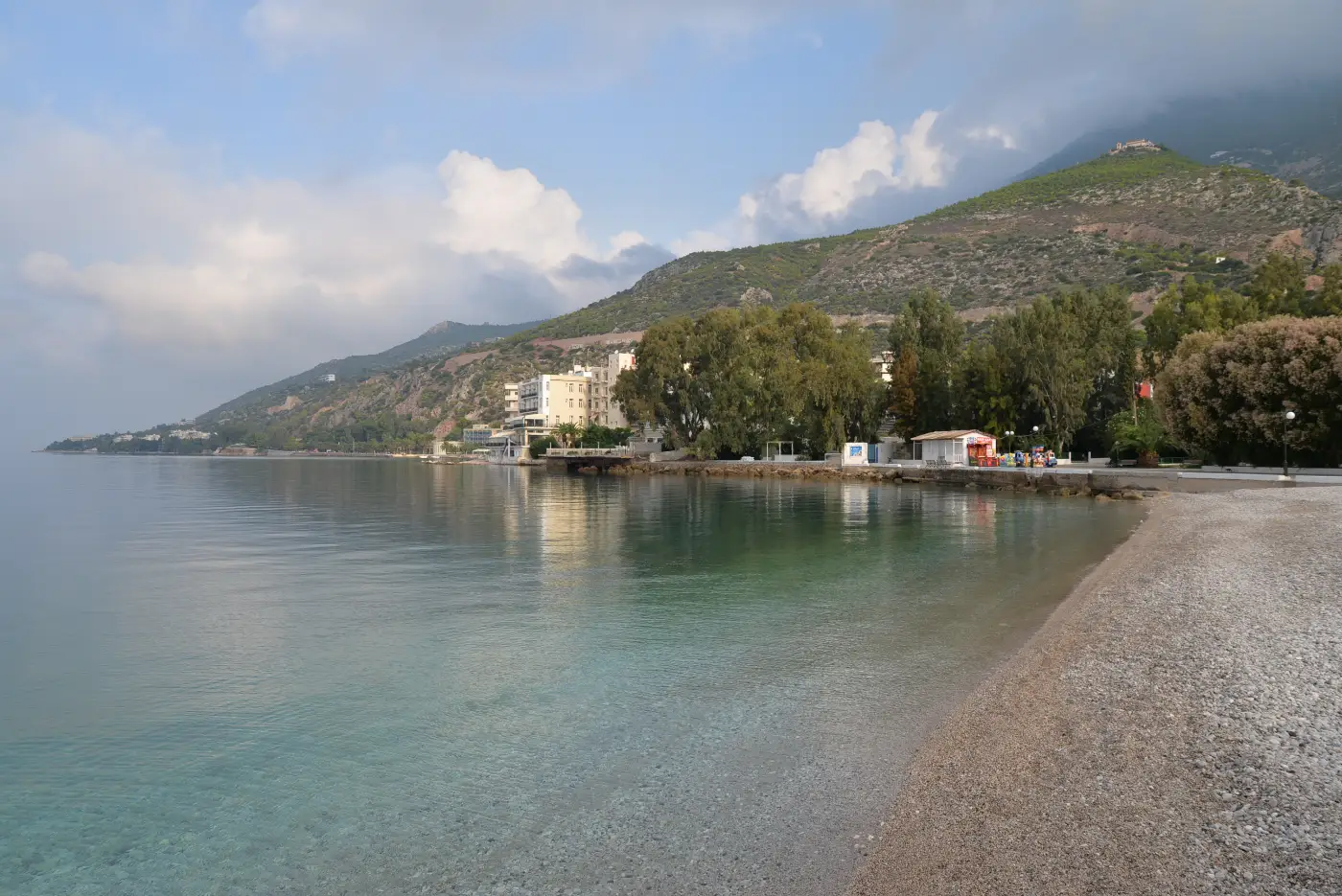 Loutraki: hot springs an hour from Athens