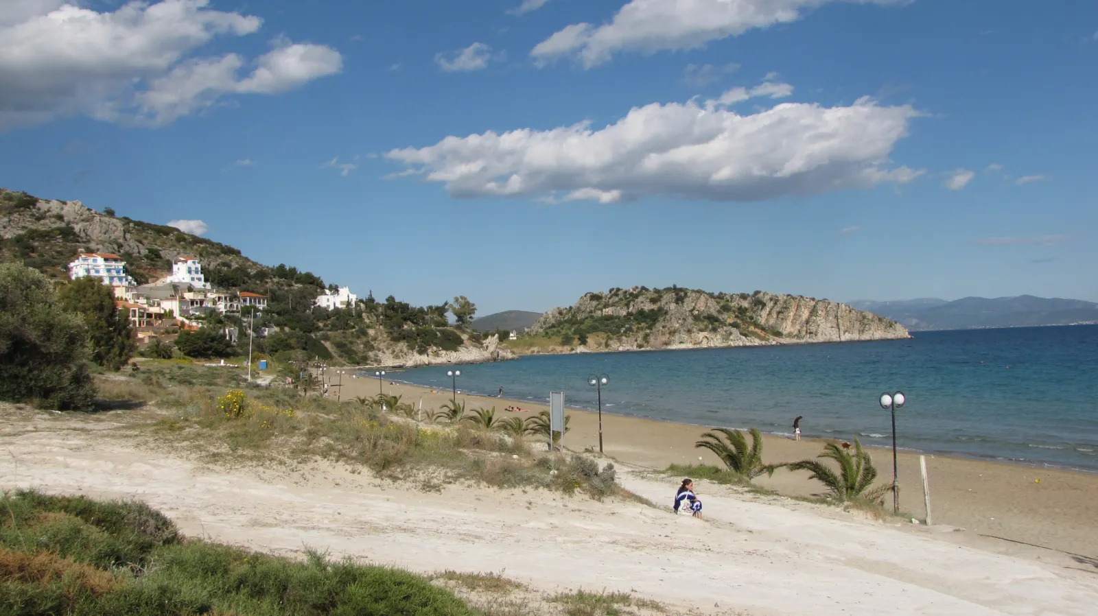 Tolo: where Nafplio goes to swim